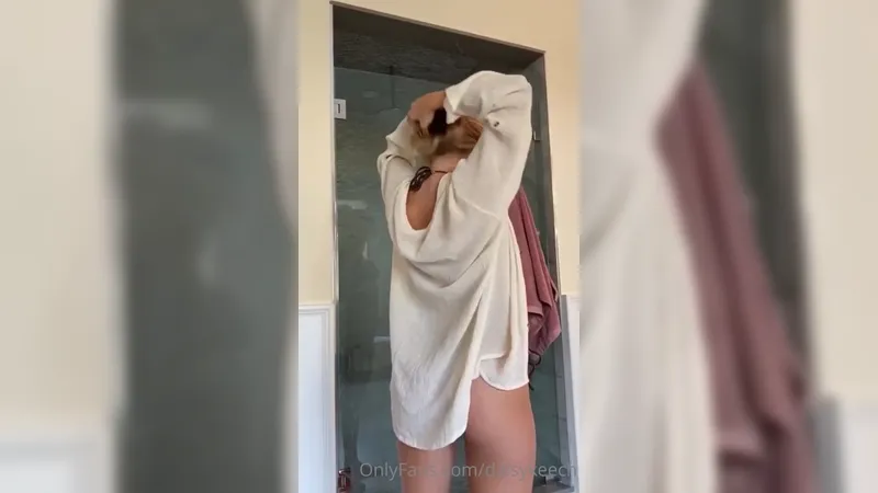 Daisy Keech Naked Porno Shower Tease Video Leaked