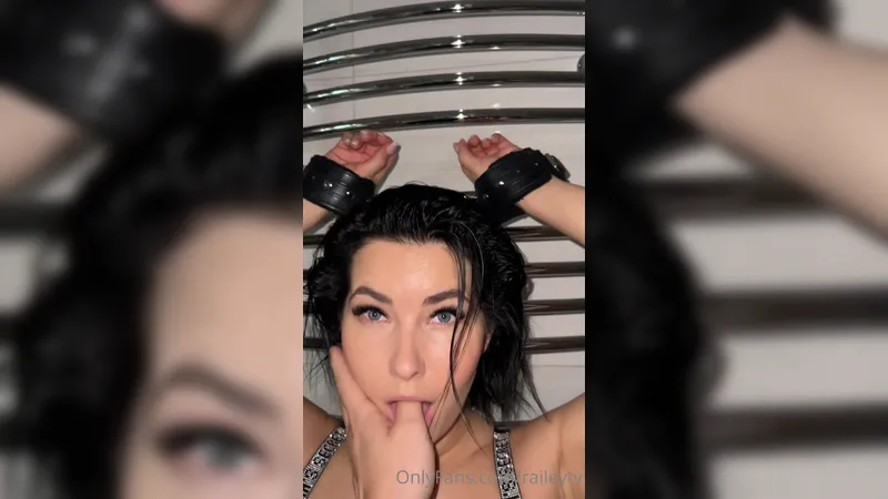 RaileyTV Short Haired Gets Tied Up and Used a Toy On her Pussy Onlyfans Video