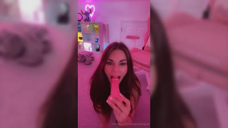 Lauren Alexis Sucking Dildo While Teasing Nipples Onlyfans Video