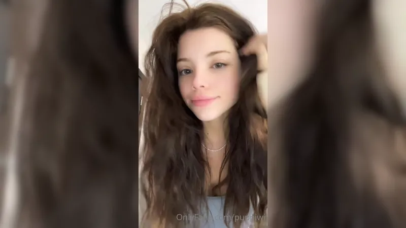 Grinchie Pretty Teen Reveals Her Perky Tits On Cam Onlyfans Video