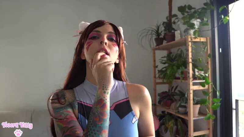 Twerk Kitty Dva cosplay stripping and twerking
