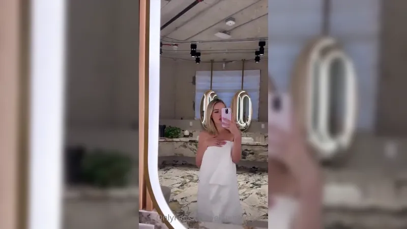 Elena Kamperi Nude Bathroom OnlyFans Video