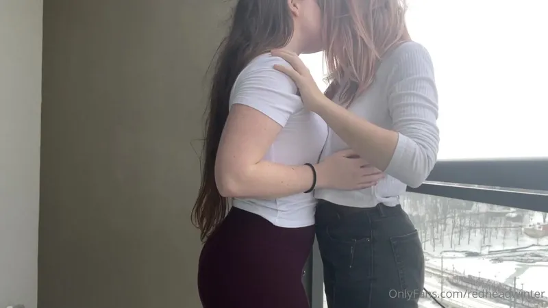 Redheadwinter Sucking And Playing With Tits While Kissing Lesbian OnlyFans Video