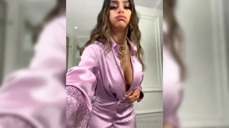 Mia Khalifa Topless High Heel Try-On OnlyFans Video Leaked