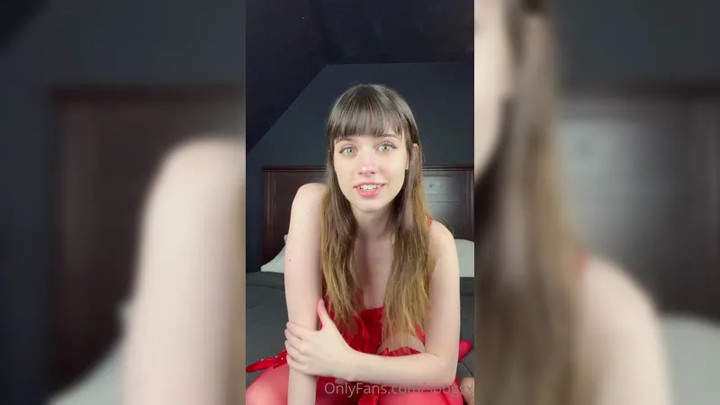 Soogsx Pretty Girl In red Lingerie Doing a Footwork On Dildo After Showing her Feet on Cam Onlyfans Video