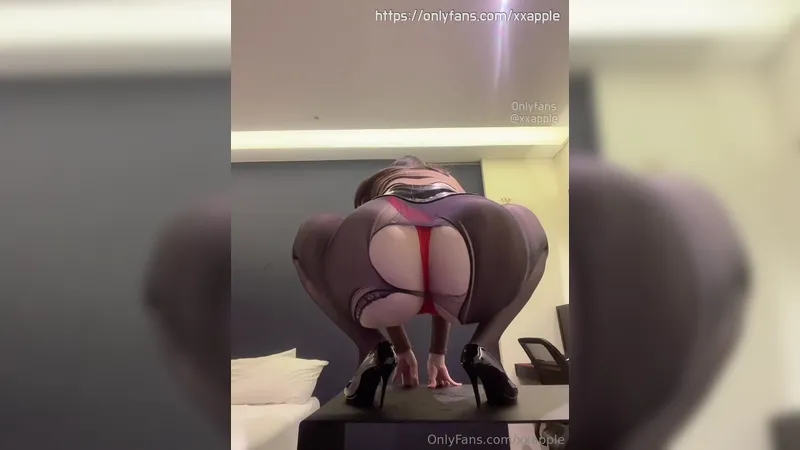 Xxapple Spanking Her Huge Ass Wearing Tight Thong Leaked Onlyfans Video