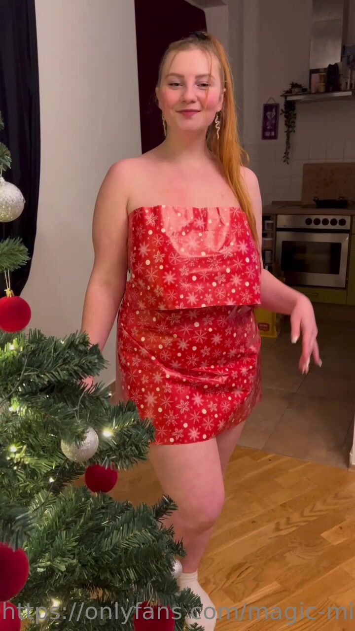 Magicmia Busty Red Head Seduces Her BF to Gets Fuck in Christmas Day Onlyfans Video