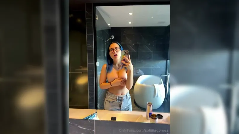 Sofiiiagomez Handbra Nude Boobs Teasing Latest Onlyfans Leaked Ppv Mirror Selfie