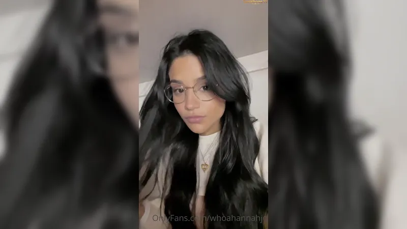 WhoaHannahJo Cute Nerdy Babe Giving Sloppy Blowjob to her BF Onlyfans Video