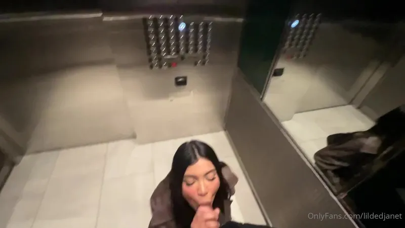 lildedjanet69 Giving Blowjob in Public Elevator Before Getting Hardcore Pussy Fuck at Night Onlyfans Video
