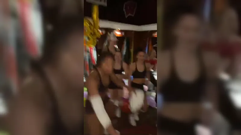 Wisconsin Voleibol Desnudo Despedida