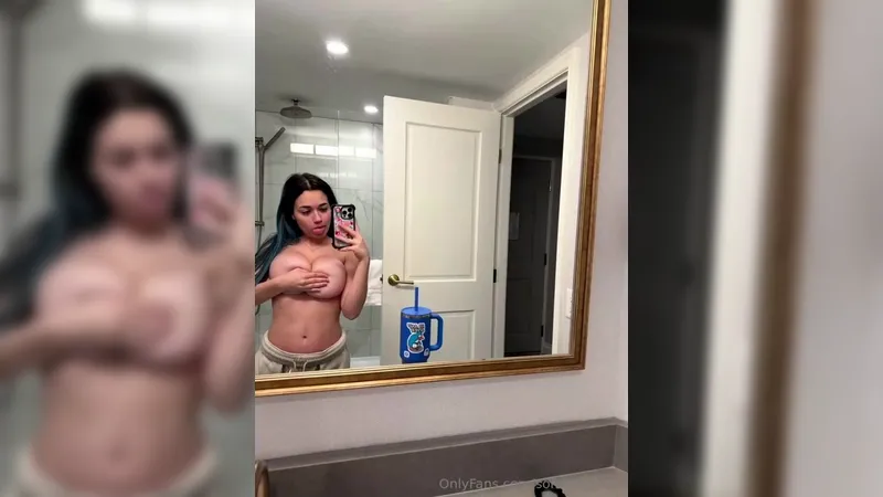 Sofiiiagomez Nude Tits Covering Handbra Selfie Ppv Leak