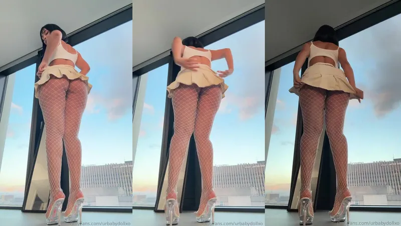 Lela sohna Showing off Her Bubble Butt in Fishnet Stocking Onlyfans Video