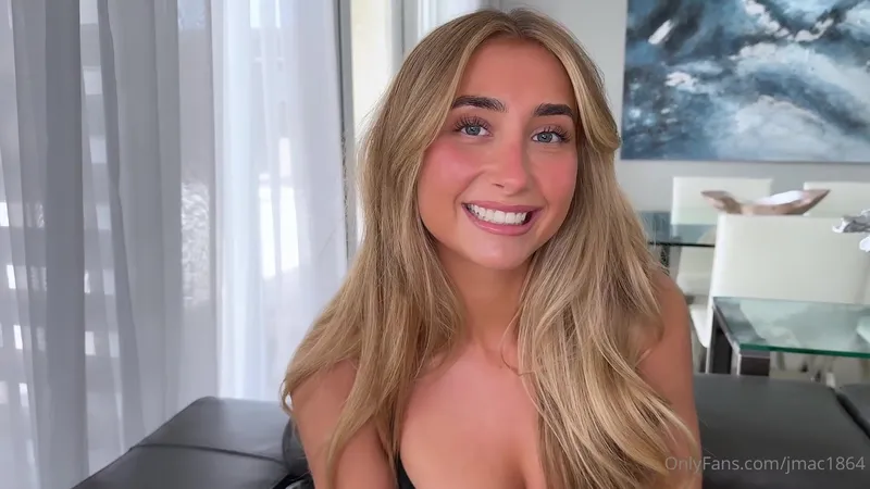 Lillian Phillips Throating Massive Cock and Pounded Hard Onlyfans Video