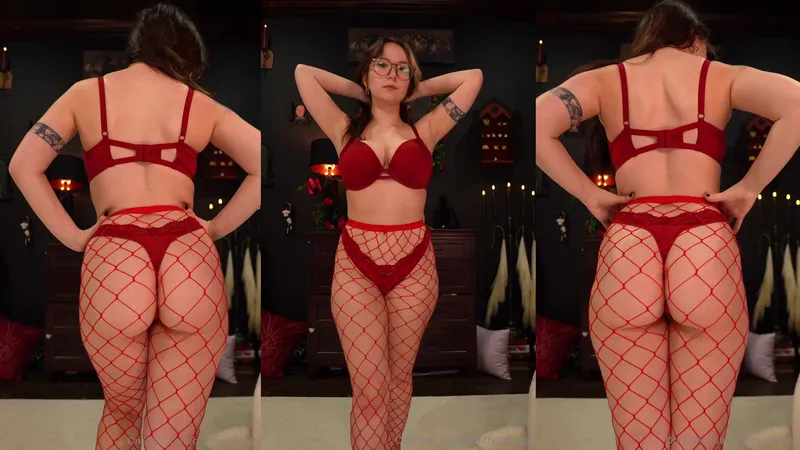 Bigtittygothegg Shows off Fat Ass in Fishnet Onlyfans Video