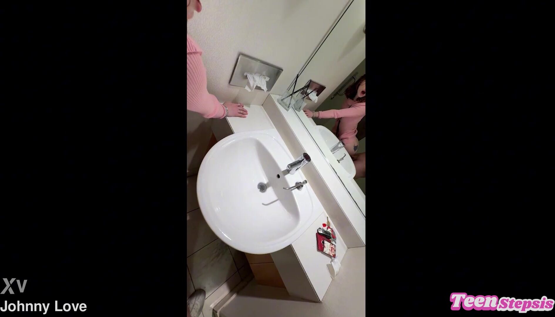 Johnny Love Petite Cutie Daisy Love gets Fucked in a Mall Bathroom