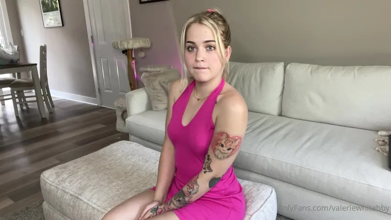 ValerieWhitebby Twerking Tease In Pink Bodysuit Showing Perfect Ass OnlyFans Video