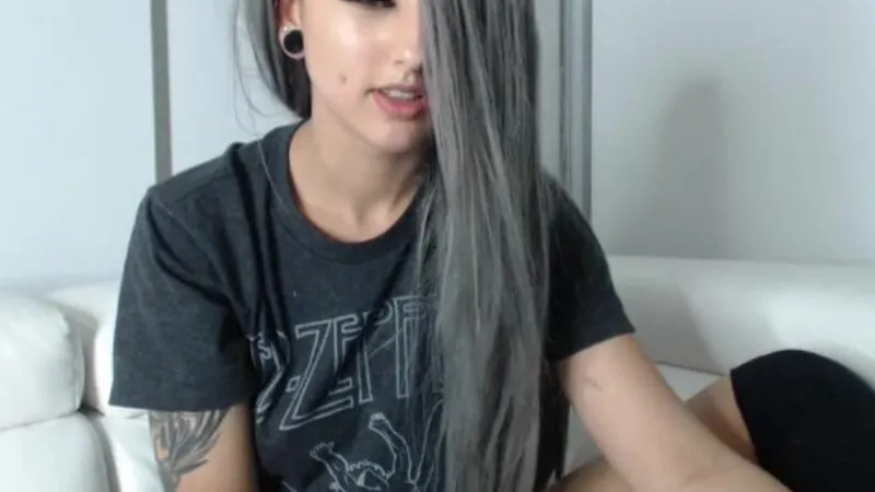 Octavia May Stripping Naked And Masturbate With A Glass Dildo In This Live Stream Video