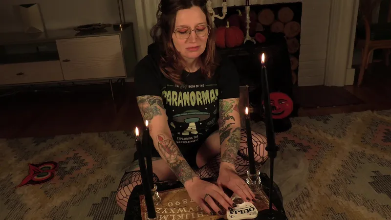Bettie Bondage The Seance Possession Video