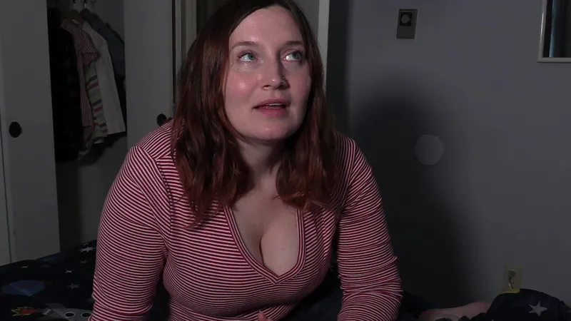Bettie Bondage Seductive Mom Give Blowjob To Friend's Son