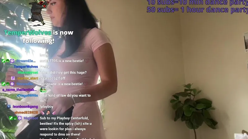 Cryptobaddie1 Try on haul while dancing in live stream video