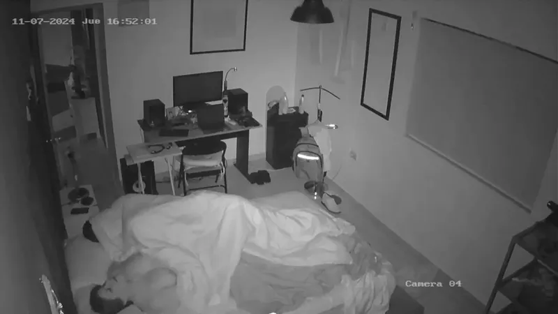 Curvy Goddess Gets Fucked in Bedroom Video