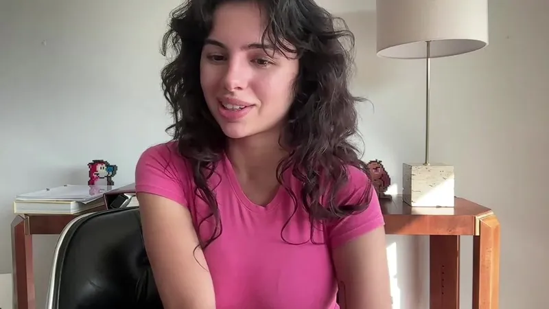 Matildem Live Stream Video Playing Guitar And Stripping To Show Her Goldy Body
