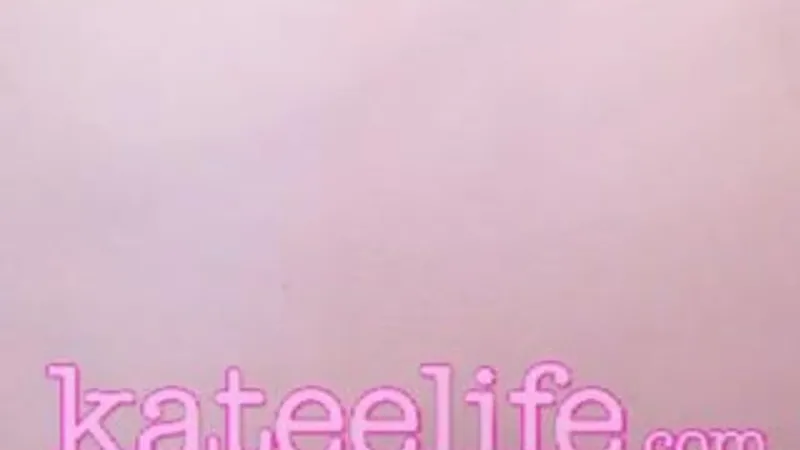 Kateelife Petite Cutie Exposed her Big Tits in Live Stream Video