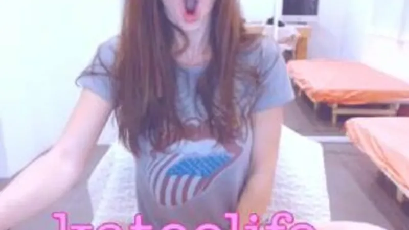 Kateelife Fingering Herself Sensually During an Erotic Live Stream Video