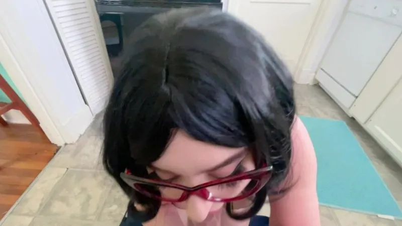 Bishoujomom Enjoying a Sensual Solo Session in the Kitchen