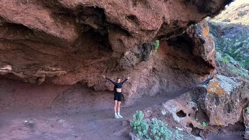 AnnaRalphs Outdoor Blowjob and Handjob Tease in Hiking Trip Video