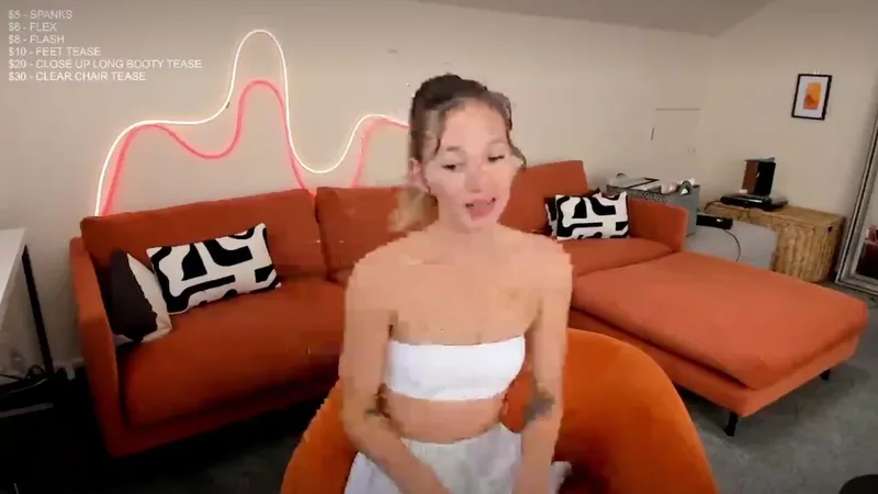Miss Alice Fit Babe Play In White Bra And Panties With Feet Fetish And Booty Close-ups In Live Stream Video