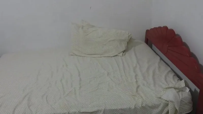 Jenny Scordamaglia Go Live Video With Phone In Bed