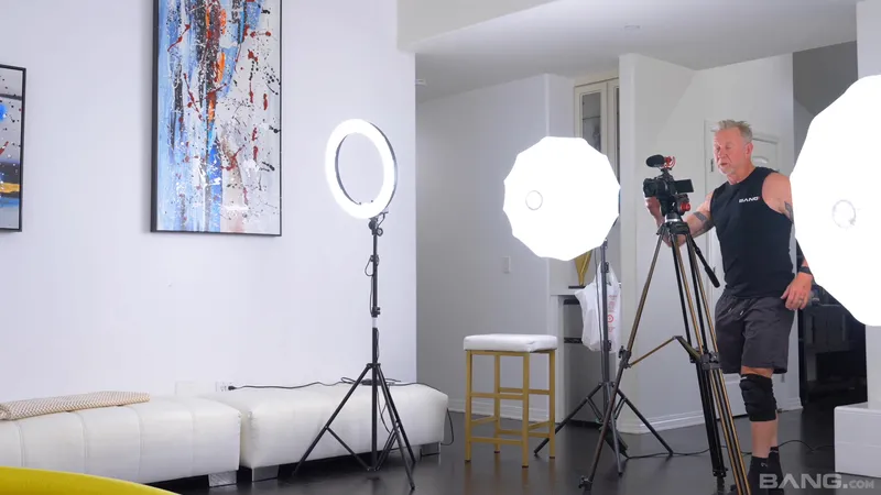 Hailey Rose Shoots BTS Video With Crew In Behind-the-scenes Footage