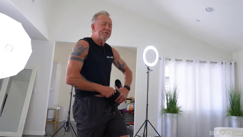 Hailey Rose Shoots BTS Video With Crew In Behind-the-scenes Footage