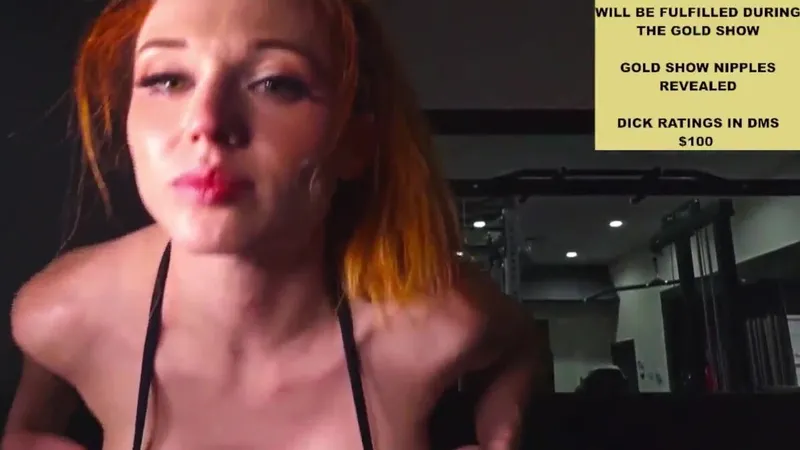 Amouranth Fit Babe Gets Sweaty in Gym Jerkmate Live Video
