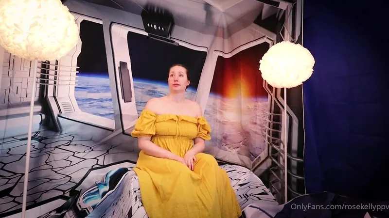 RoseKellyPPV OnlyFans Curvy Goddess Masturbates with Glass Dildo in Space-Themed Video