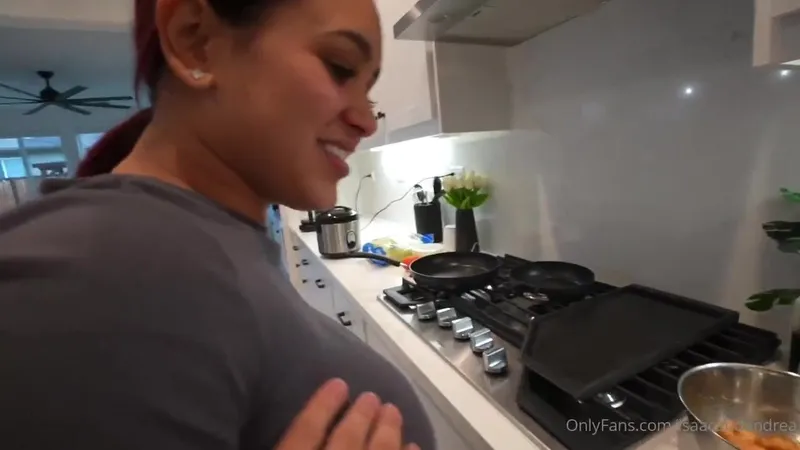 Isaacandandrea OnlyFans video of Petite Cutie in tight outfit cooking while teasing with ass