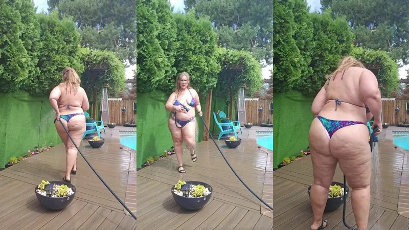 Ursula Andreia fantasymilfursula OnlyFans Curvy Goddess Puts on a Watering Tease Show in a Bikini