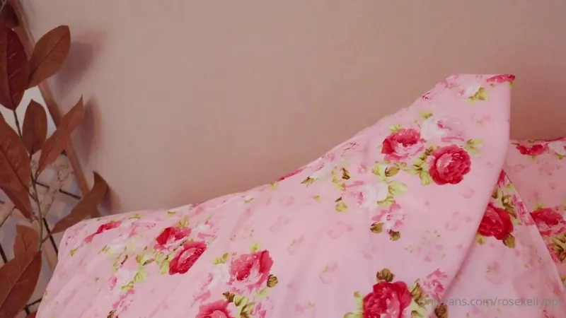 RoseKellyPPV Slipping off Her Floral Robe to Reveal Her Perky Tits in POV Video
