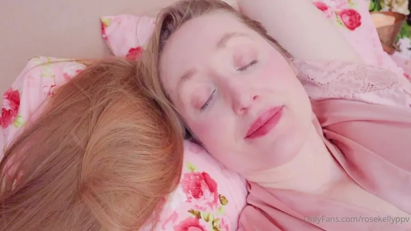 RoseKellyPPV Slipping off Her Floral Robe to Reveal Her Perky Tits in POV Video