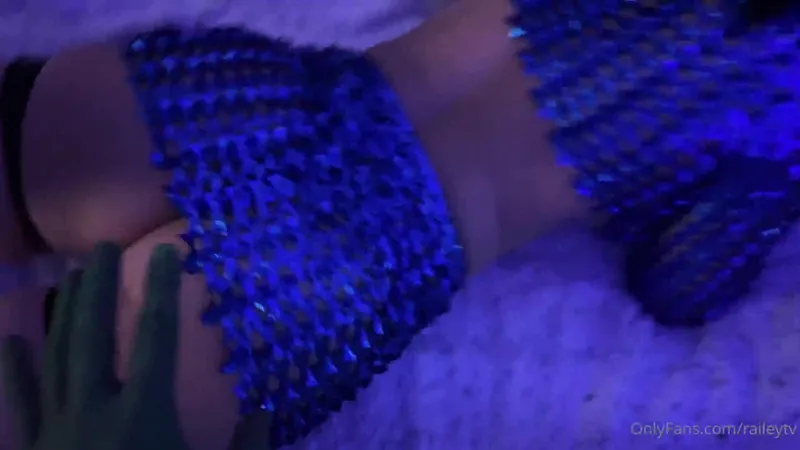 Railey Diesel fucks her juicy pussy with a tentacle dildo in this OnlyFans alien roleplay video