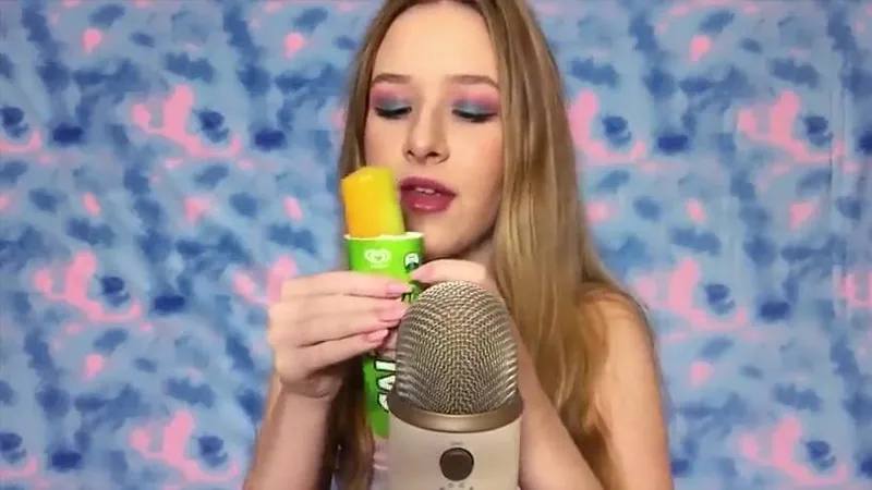 Diddly ASMR Patreon Babe Tease Lollipop Sucking Video