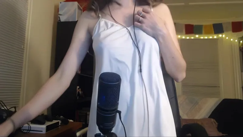 AftynRose Teases in Leaked ASMR Custom vid Hi Dan