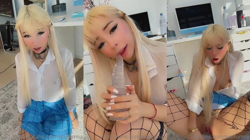 Waifumiia Teases with Transparent Dildo in Leaked Masturbation Video
