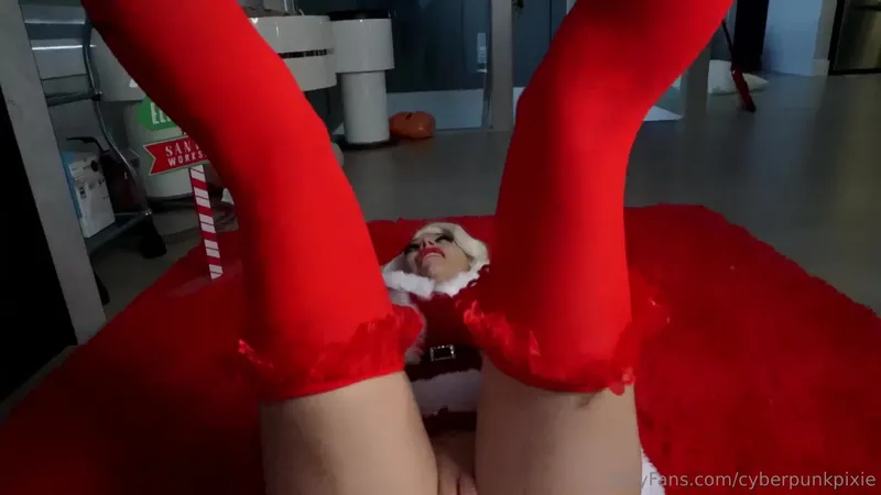 PinupPixie Stars in Must-Watch Christmas Bang Video finally Leaked