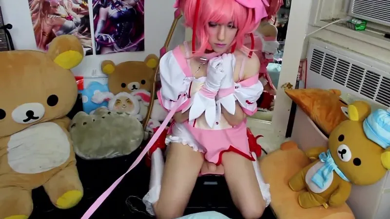 Lana Rain Cosplays Madoka Kaname And Masturbates In Cam Show