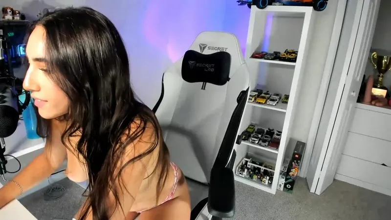 Izzy Green Teases in Naughty Leaked Livestream Porn Video