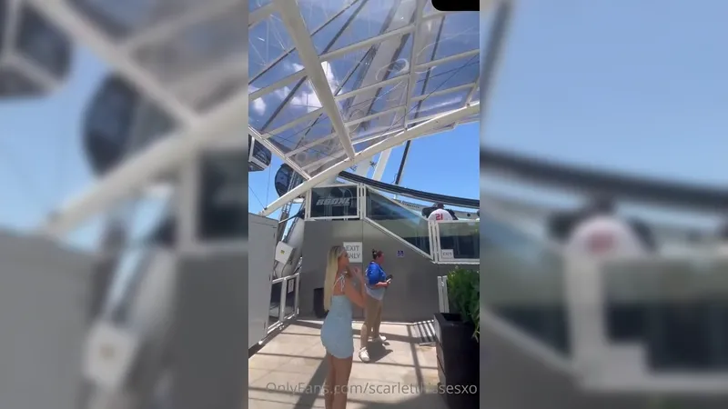 ScarlettKissesXO Teases Her Juicy Ass In A Ferris Wheel Sextape Video Leaked From Onlyfans
