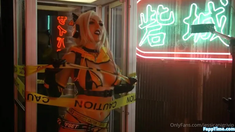 Jessica Diaz Teases in Must-Watch Cosplay Leak Video